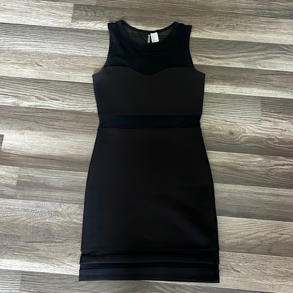 DIVIDED H&M BLACK WITH SHEER CUT OUTS SLEEVELESS DRESS-SIZE US 6